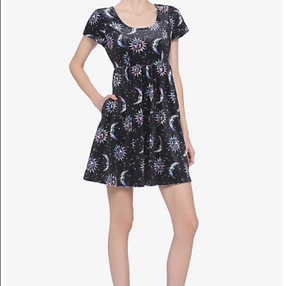 ✨NWT Hot Topic Celestial Velvet Dress